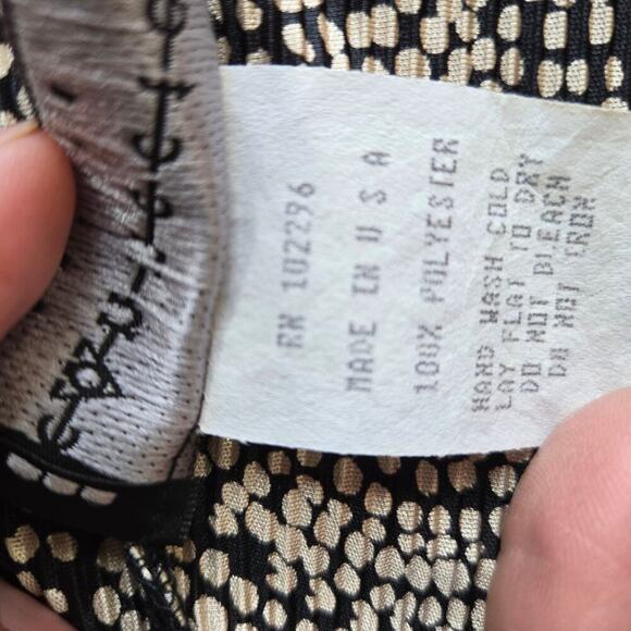 Connected Apparel Women's Long-Sleeve Tunic Top Swirl Print 12 Black & Beige - Picture 9 of 11